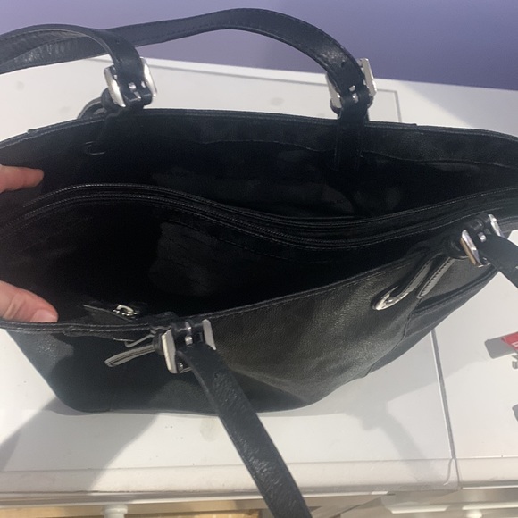 Micheal Kors large black shoulder bag - Picture 3 of 3